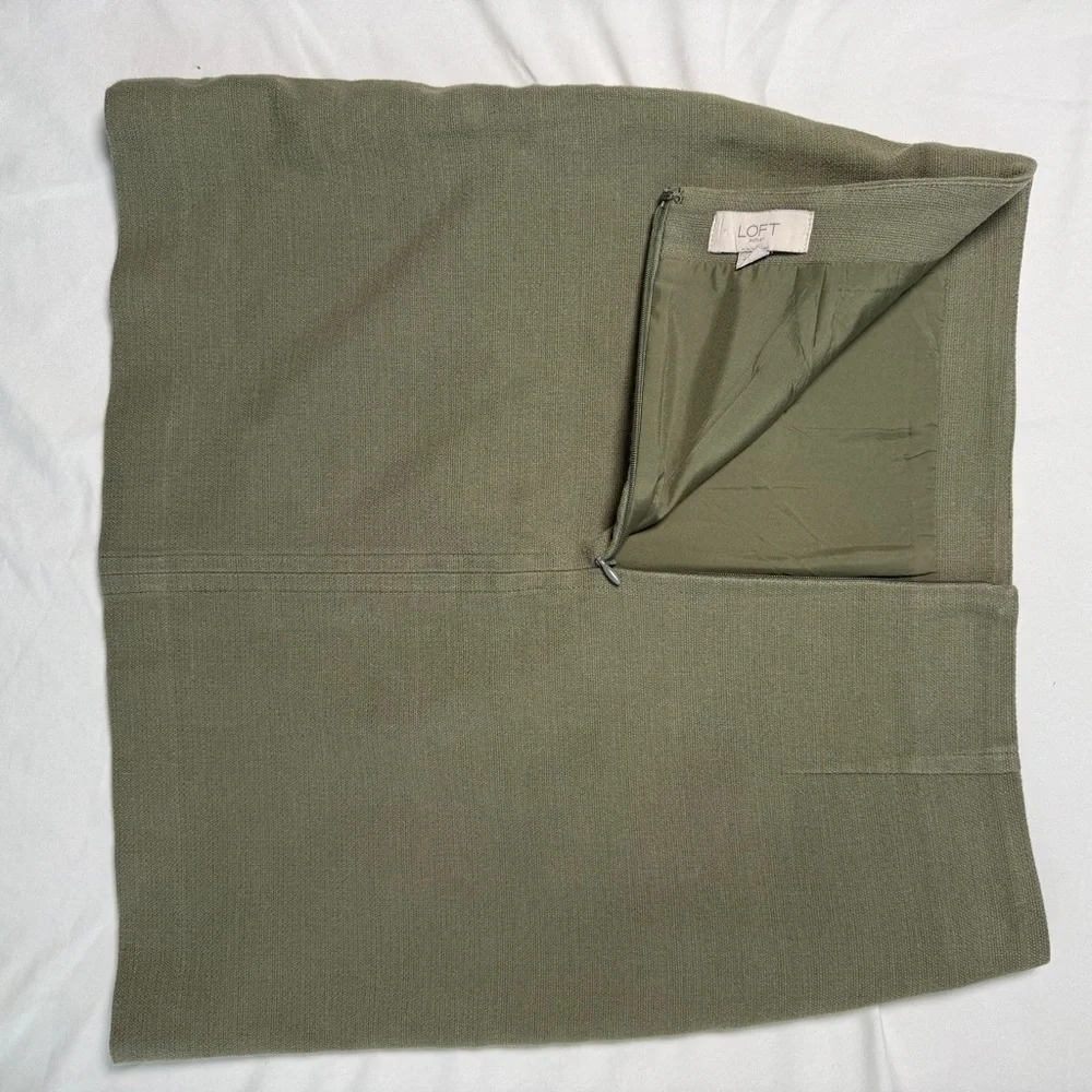 LOFT Outlet Olive Mini Skirt Size 4 Patch Pockets Picot Trim Textured Weave